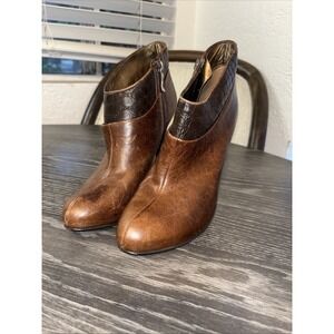 Guess Sz 8M Dark Brown Leather Bootie With Zipper